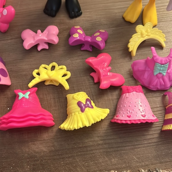 Minnie and Daisy Bowtique Set - Picture 3 of 5